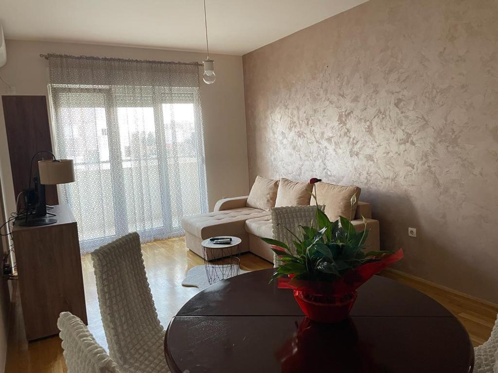 Naki Apartmani Podgorica Extérieur photo